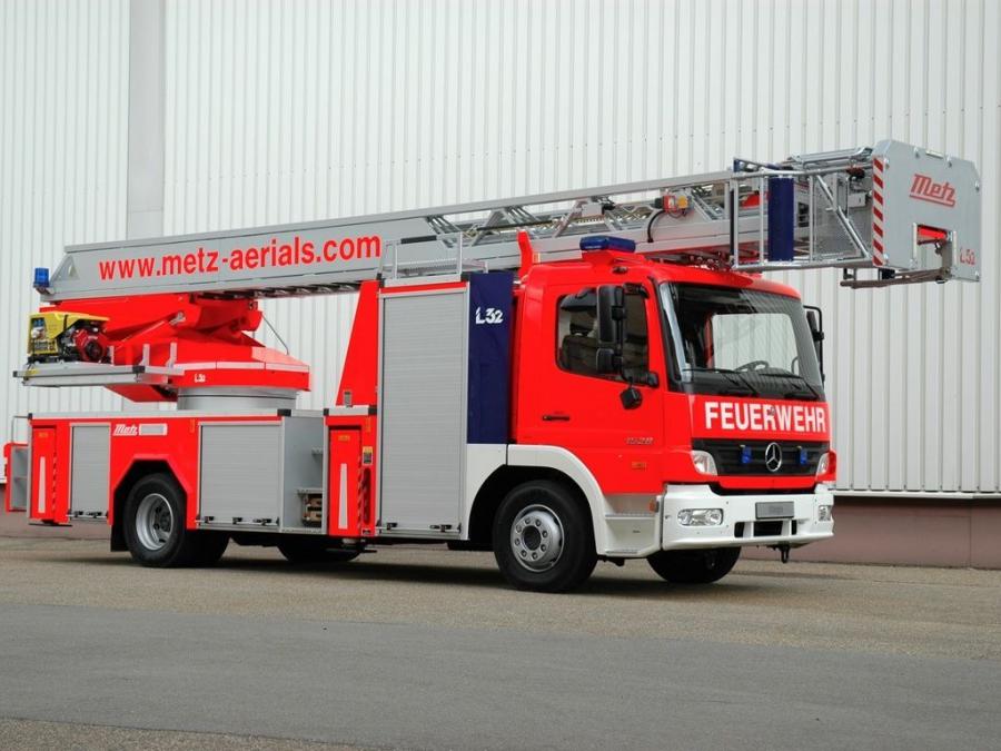  Mercedes-Benz Atego 1528 Feuerwehr by Metz 2005 года  (фото 1 из 1)